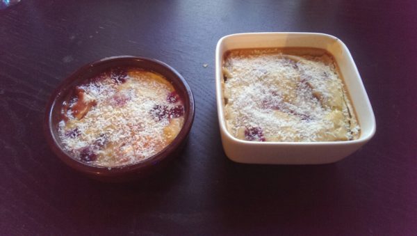 Clafoutis cerises, coco & chocolat blanc