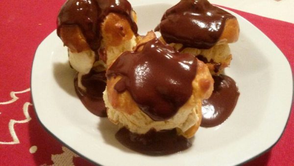 Profiteroles au chocolat