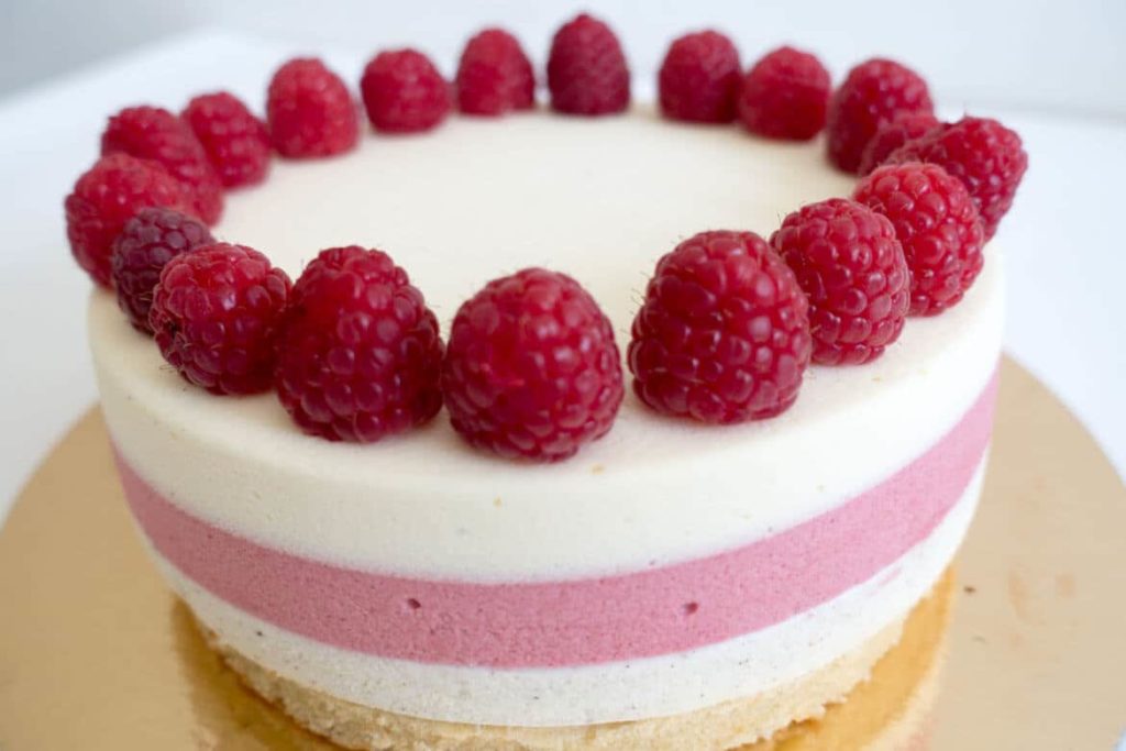 Entremets vanille chocolat blanc framboises